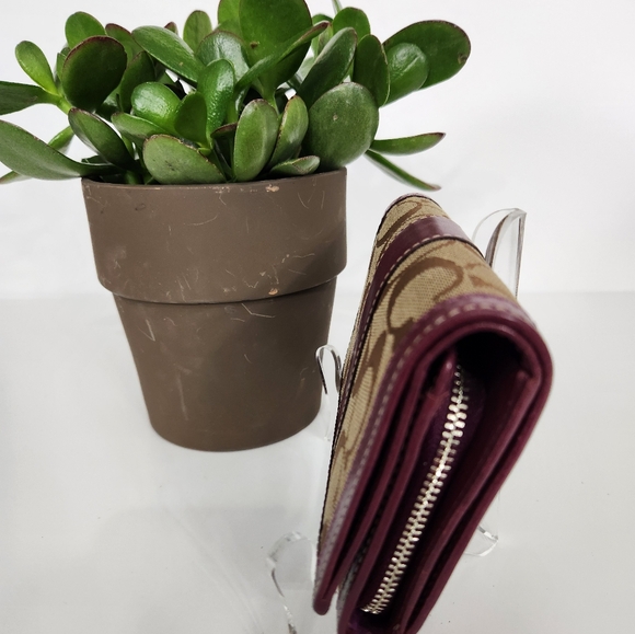 Coach purple trim wallet with coin pouch - Picture 3 of 13